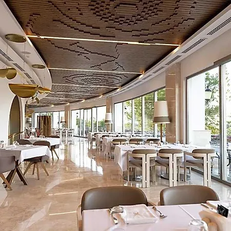 Chamada Prestige And Casino 3*