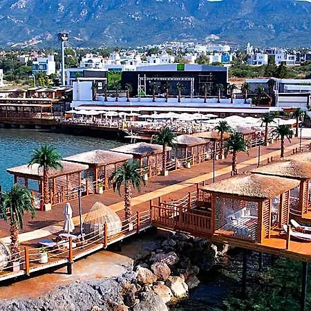 Chamada Prestige And Casino Отель Кирения