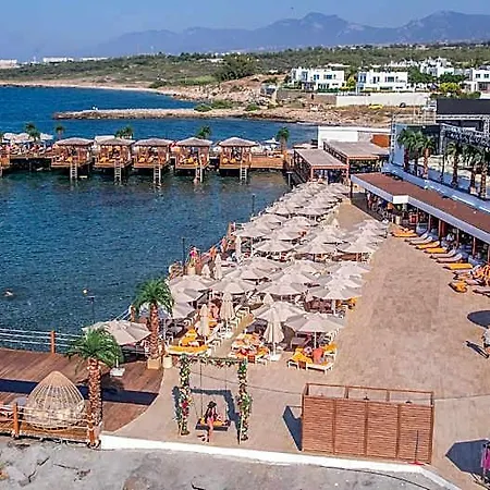 Chamada Prestige And Casino Отель Кирения