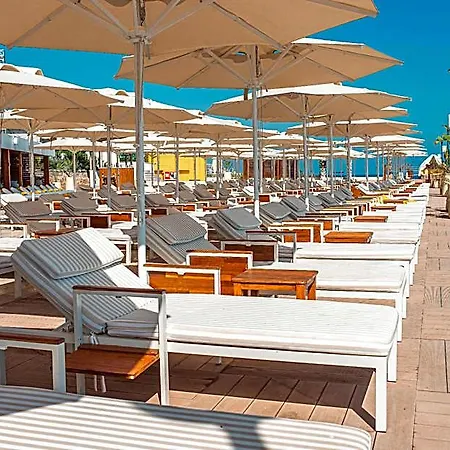 Отель Chamada Prestige And Casino Кирения