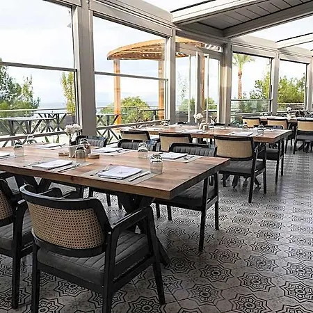 Chamada Prestige And Casino Отель Кирения